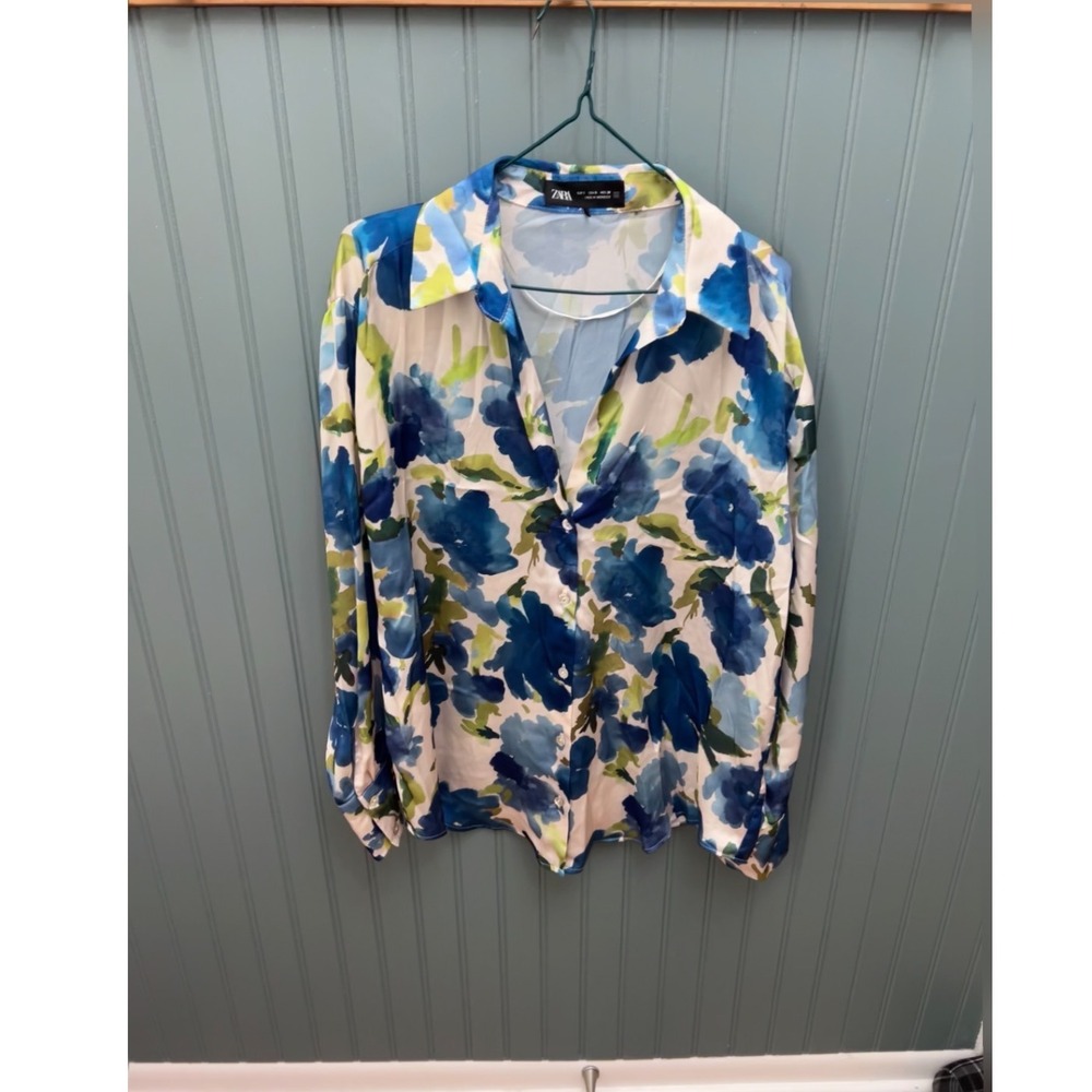 Zara Blue Green Watercolor Floral Satin Button Down Blouse Womens Small‎ S